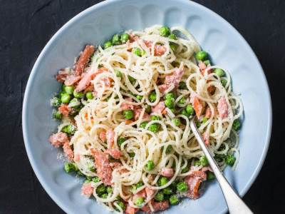  Šareno i ukusno: Pasta sa lososom i graškom 
