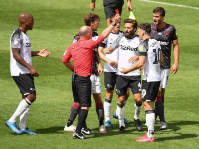  Tuca-u-Cempionsipu-Derbi-Kaunti-Reding-Met-Miazga-Tom-Lorens 