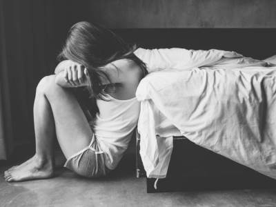  STRAVIČNE OPTUŽBE: Poznati TV voditelj brutalno silovao SESTRU?! (VIDEO) 