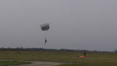  To je ta vojna sila: Američki padobranci greškom sletjeli na DRVEĆE 