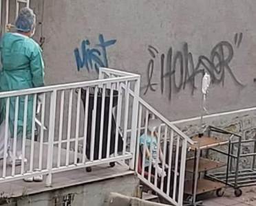  Devojcica-iz-Novog-Pazara-infuzija-ispred-bolnice-izjava-oca 