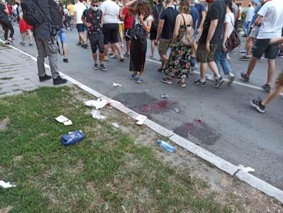  HAOS U NOVOM SADU: Opsada pred gradskom kućom! VIDEO 