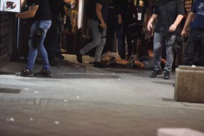 Demonstranti LOPATOM napali policajce! (VIDEO) 