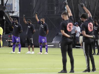  Počela MLS: Pre fudbala protest i visoko podignuta pesnica (VIDEO) 