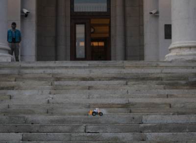  Počast BAGERISTI DŽOU: Pogledajte OVO ispred Skupštine Srbije (FOTO) 