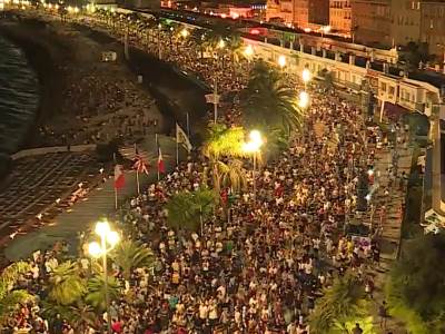  Francuska-korona-virus-Nica-zabave-na-otvorenom-koncerti-zurke 