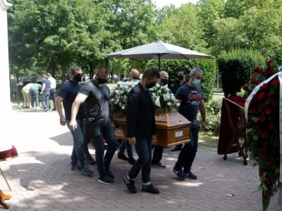  Estrada se oprostila od menadžera koji je preminuo od korone! (FOTO) 