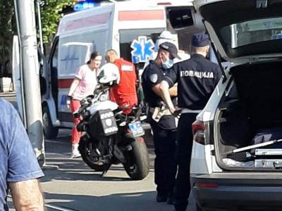  HAOS U BEOGRADU: Sudarili se Hitna pomoć i taksi, tramvaji stoje (FOTO) 