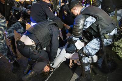  HAOS u Moskvi: POBUNA demonstranta, “NJET PUTINU”, MNOGO uhapšenih! (FOTO) 