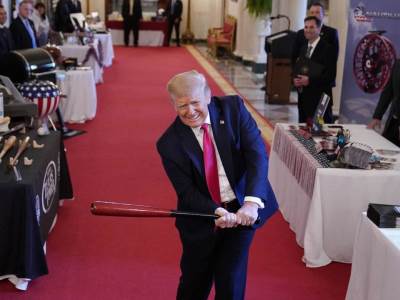  Tramp: Deca da se vrate u školu, inače NIŠTA OD NOVCA! 