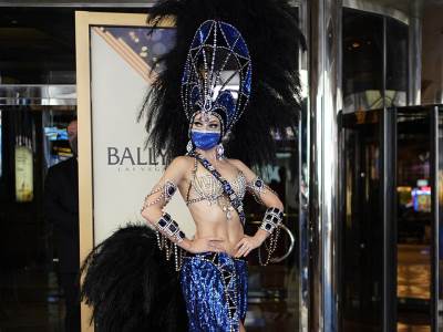  Korona-virus-vesti-Las-Vegas-igracice-nose-maske-FOTOGRAFIJE 