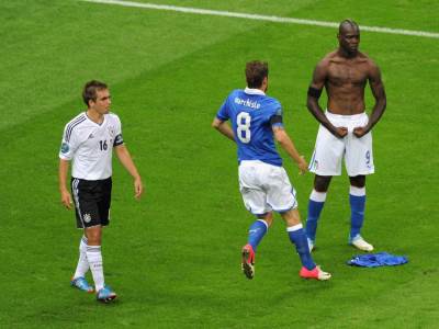  Više ne zna šta će od sebe: Baloteli se seli u TREĆU LIGU? 