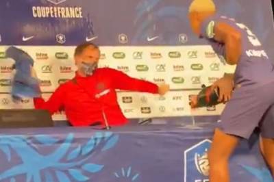  Trener PSŽ-a GAĐAO PEŠKIROM štopera a ovaj onda TOTALNO POLUDIO! 