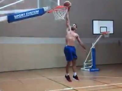  Kosarka-Rok-Stipcevic-zakucava-hoce-da-nastavi-karijeru-video 