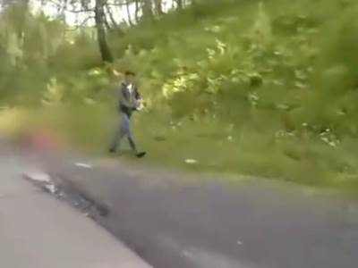  JEZIV SNIMAK UBISTVA: Iskasapio ženu dok su djevojčice vrištale (VIDEO) 