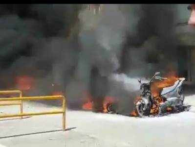  VATRENA STIHIJA U CENTRU SPLITA: Na Rivi gore motori (VIDEO) 