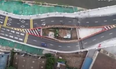  HIT:Kuća između dvije trake autoputa! Da li biste vi živjeli ovdje? (VIDEO) 