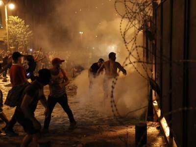  GORI BEJRUT: Požar ispred parlamenta, ŽESTOKI OKRŠAJI sa policijom (VIDEO,  FOTO) 