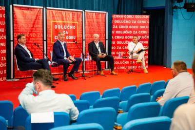  Đukanović u Herceg Novom: Na izborima se brane najveće vrijednosti Crne Gore 