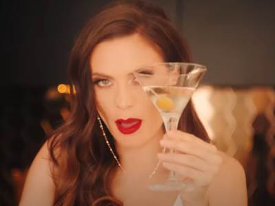  PAVLOVIĆEVA I "URAGANKE" ZAMEŠALE KUKOVIMA! Ludilo na proslavi pevačicinog rođendana! (VIDEO) 
