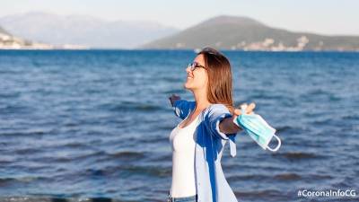  KADA ĆEMO DA SKINEMO MASKE I PONOVO ŽIVIMO NORMALNO? Epidemiolozi otkrivaju da li pronalazak vakcine znači i kraj mjera 