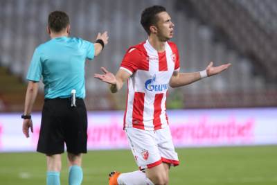  Krilni napadač opet u Beogradu, ali u crno-belom. 