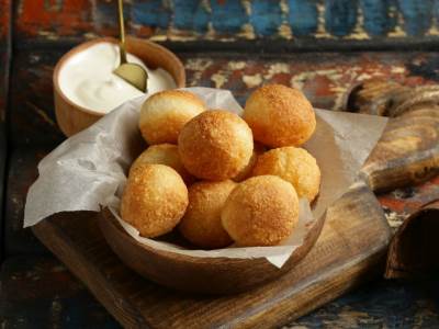  NAJUKUSNIJE POSNE KUGLICE OD KROMPIRA: Krckave spolja, a meke iznutra - tope se u ustima! 