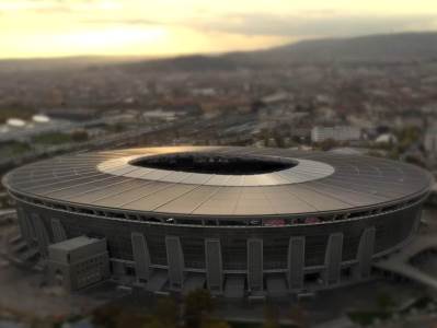  UEFA ODLUČILA, ŠAMPION EVROPE STIŽE U BUDIMPE{TU: Navijači mogu na Superkup! 