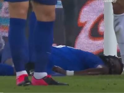  UŽASNA SCENA: Gomis OPET kolabirao, ličilo na tragediju, on se podigao i nastavio utakmicu 