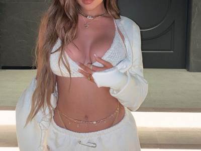  Kajli-Dzener-Instagram-fotografije-automobil 