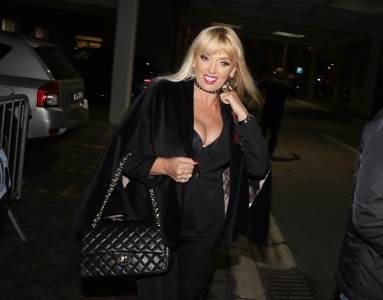  BRANKA SOVRLIĆ SE U SEDMOJ DECENIJI SKINULA U KUPAĆI: Pokazala telo na kojem bi joj mlađe koleginice pozavidele! (FOTO) 