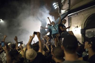  MARSEJ SLAVI, PAJE "TROLUJE", HULIGANI RAZBIJAJU 