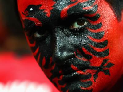  ALBANCI NAPADAJU RUSE: Proterali diplomatu iz Tirane, Moskva poručuje: "Uskoro reakcija na ovakav potez" 