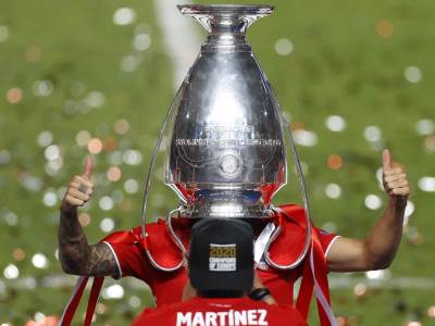  Legenda Zvezde otkrio šta je zaista radio sa trofejom! 