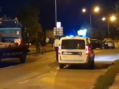  HAOS U NOVOM SADU: Zaustavili autobus GSP-a, tukli putnike i probali da ga zapale?! Sevali noževi i baklje! (VIDEO) 