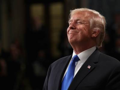  POGODIO JE ZA HILARI, DA LI ĆE I ZA BAJDENA? Majkl Mur kaže: Pripremite se za POBJEDU DONALDA TRAMPA 