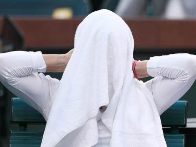  PEŠKIR? NEKA HVALA: Ovako izgleda post-pandemijski tenis, strah od KORONE je prisutan 