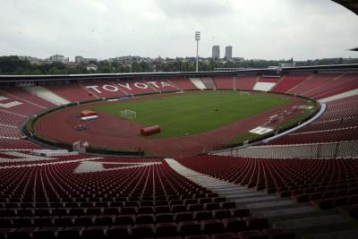  POLICIJA SA DUGIM CIJEVIMA BLOKIRALA MARAKANU! Žandarmerija između zapadne i južne tribine! 