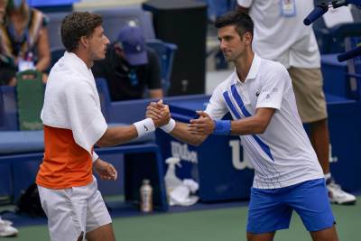  Novak-Djokovic-diskvalifikovan-sa-US-open-mora-da-nauci-da-se-kontrolise-trazi-oprostaj-Karenjo-Bust 