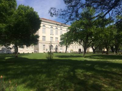  Podgorica uskoro dobija novu pješačku zonu ispred Gimnazije “Slobodan Škerović” 