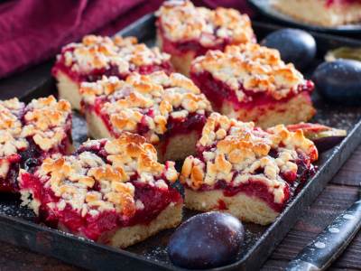  ISKORISTITE DOK IH JOŠ IMA! Savršen kolač sa šljivama 