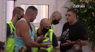  STAVIĆU TI BRNJICU: Kristijan Golubović i Vladimir Tomović u žestokom klinču! Reagovalo obezbjeđenje! 