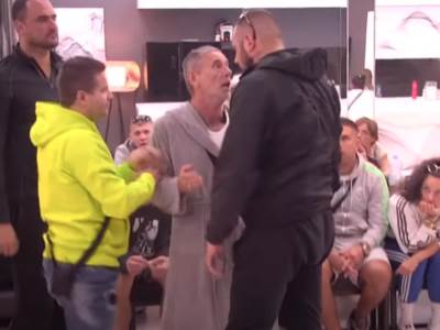  HAOS U ZADRUZI: Hrvat nasrnuo na Lepog Miću, gađao ga flašama! Za sve je kriva jedna rečenica (VIDEO) 