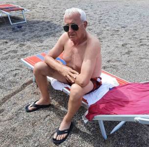  ERINE AVANTURE IZ BEČIĆA: Ojdanić pravi haos na plaži! (FOTO) 