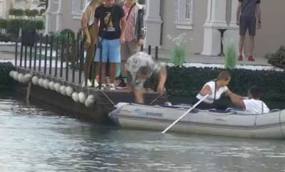  URNEBESNE SCENE U ZADRUZI: Kristijan Golubović se PONOVO prevrnuo i upao u jezero! Ukućani ga izvlačili! (VIDEO) 