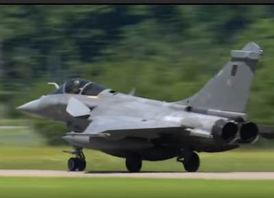  ZEMLJA BROJNIH ALBANACA SE NAORUŽAVA! Nisu ratovali 200 godina a žele borbene avione! 
