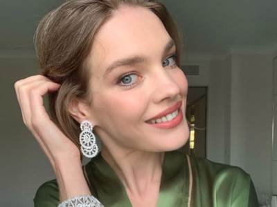  RADILA NA PIJACI, PA POSTALA NJBOGATIJA FRANCUSKA SNAJKA! Manekenka "oduvala" Selmu Hajek (FOTO) 