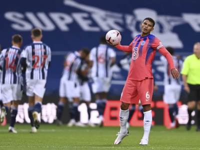  SPISKALI 250 MILIONA, A BLAMIRAJU SE PROTIV VBA: Čelsi primio tri gola za pola sata, pa se izvadio u 93! 