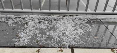 SPLIT SE ZABIJELIO: Snažno nevrijeme pogodilo hrvatsko primorje! Sloj debeo nekoliko centimetara! (VIDEO)   SPLIT SE ZABIJELIO: Snažno nevrijeme pogodilo hrvatsko primorje! Sloj debeo nekoliko centimetara! (VIDEO)