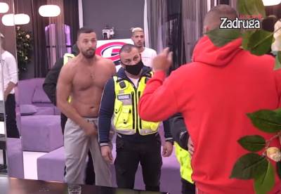  HAOS POSLE TUČE U ZADRUZI: "Tvoja devojka je došla KOD MENE"! Nikad više obezbeđenja u rijalitiju, jedva ih razdvojili! 